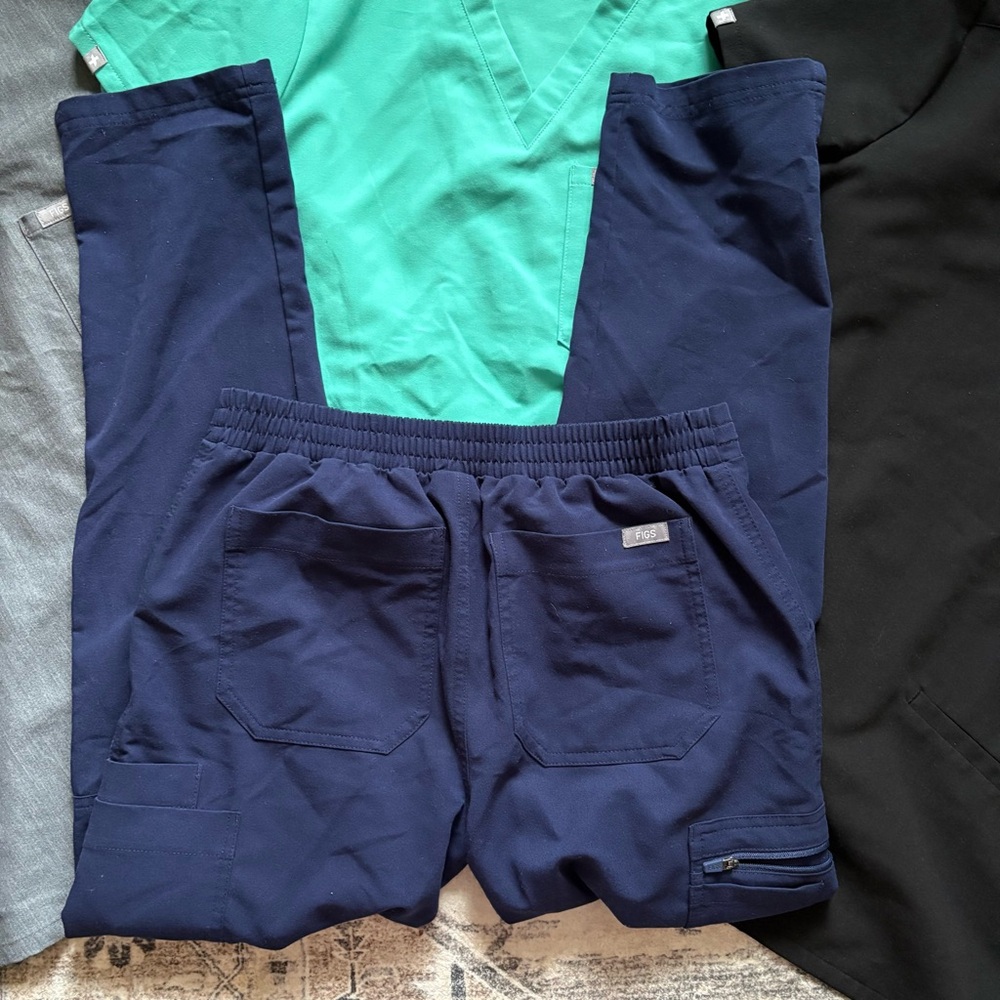 Figs nurse scrubs yola pants size XS in navy